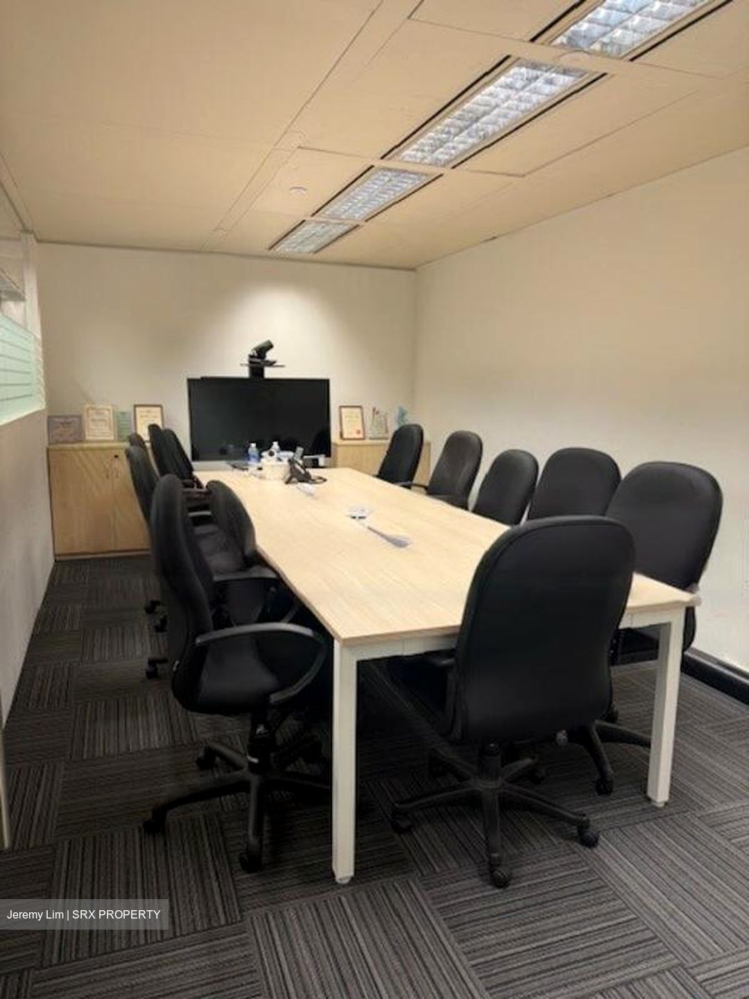 Odeon Towers (D7), Office #452763331